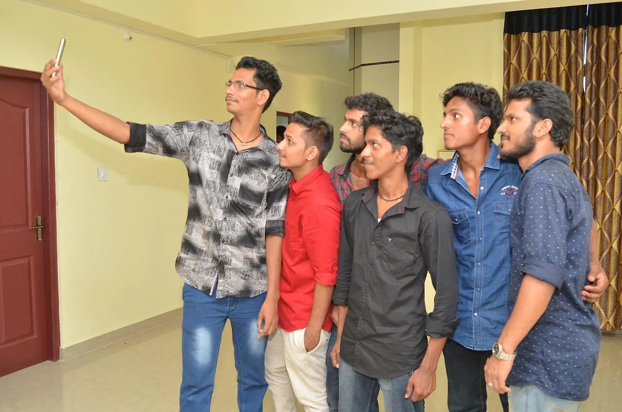 Lodge United Dreams Hotel Kannur